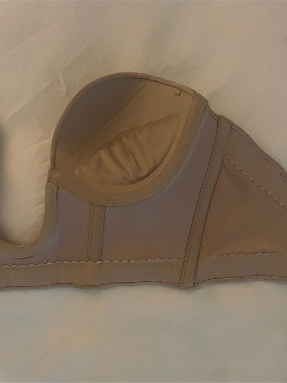 Finelines Refined Strapless Plunge Bustier - Nude
 Bra - Nude | size 32 C - Picture 5 of 9